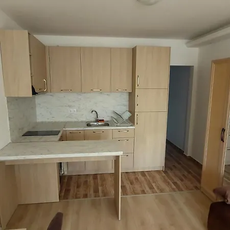 Lejlighed Rs 27 на плажа с вълшебна гледка към морето, напълно оборудвана кухня и безплатен паркинг, със самостоятелен басейн, балкон и асансьор самостоятелен душ и тоалетна местоположение *